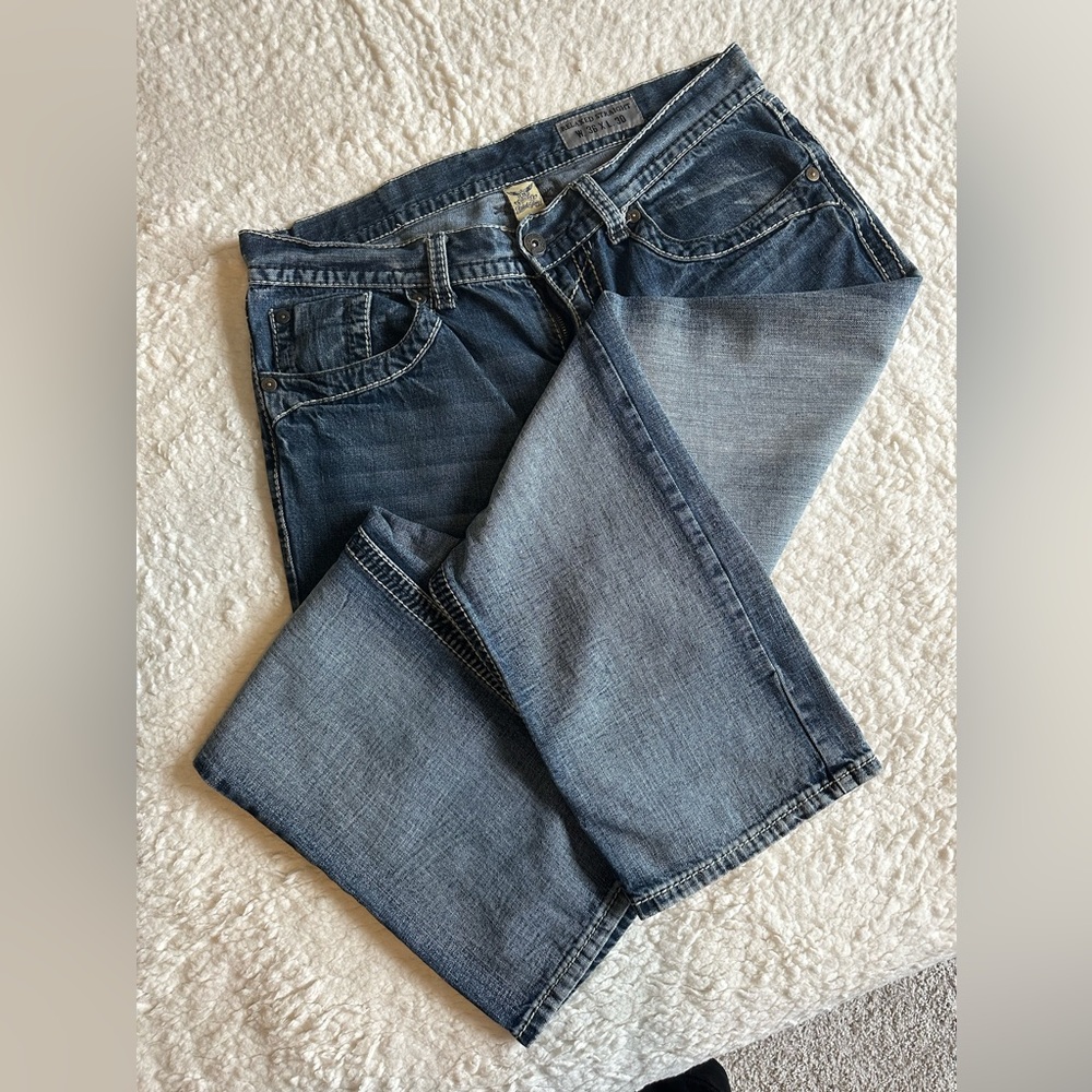 Relaxed, straight leg, blue jeans